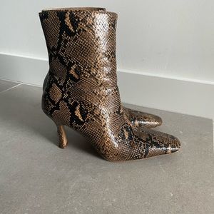 Snake king toe boots